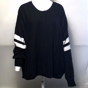 Hollister Long Sleeve Sweater Size Sm. Unisex NWT